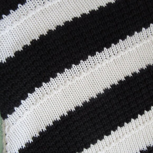 Long Knit Sweater, Chevron, Black & White, Bionco Nygard, - Picture 3 of 6